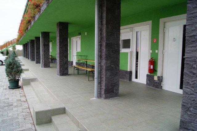 Apartman Taktik Veľký Meder Esterno foto