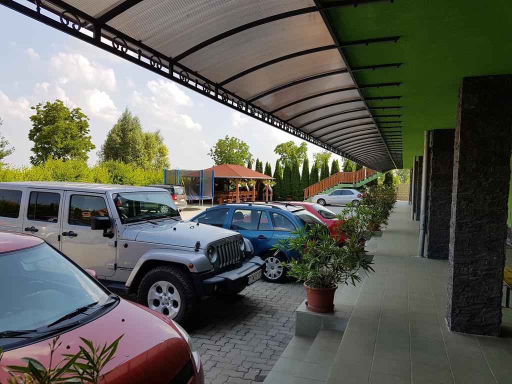 Apartman Taktik Veľký Meder Esterno foto