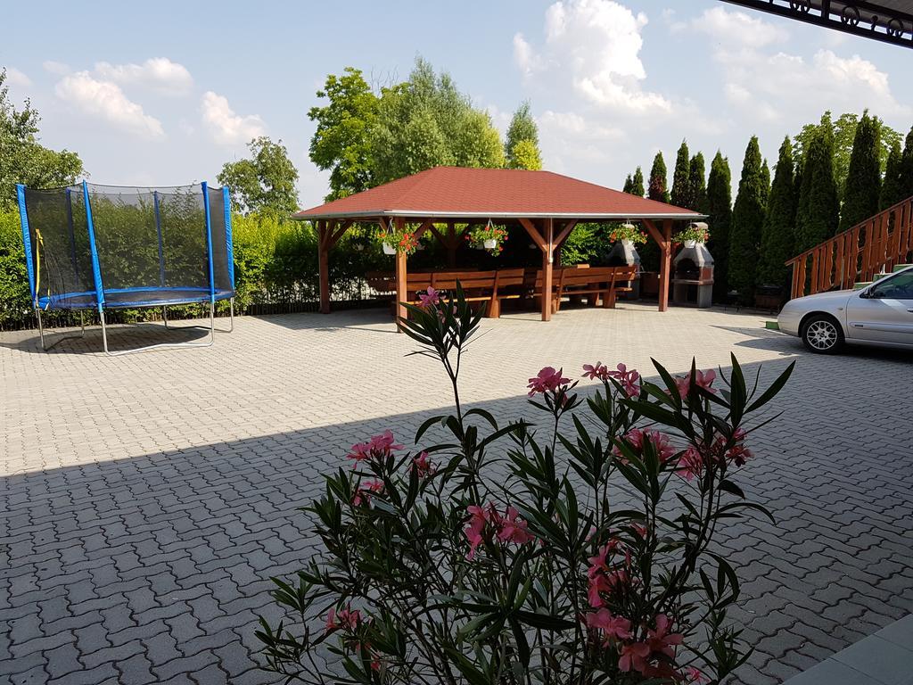 Apartman Taktik Veľký Meder Esterno foto