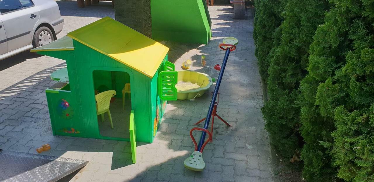 Apartman Taktik Veľký Meder Esterno foto