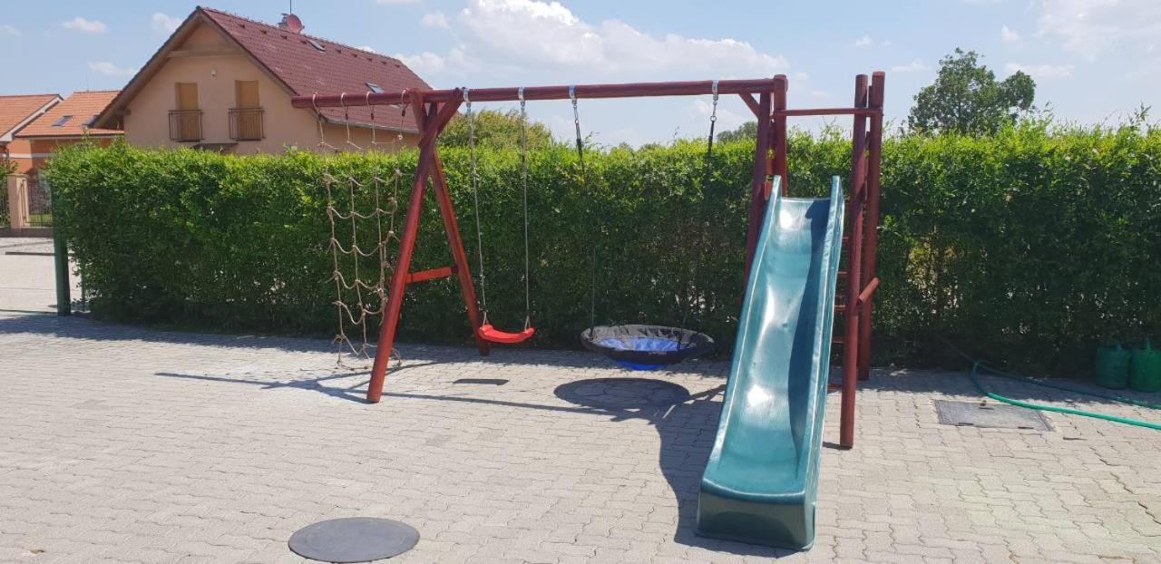 Apartman Taktik Veľký Meder Esterno foto